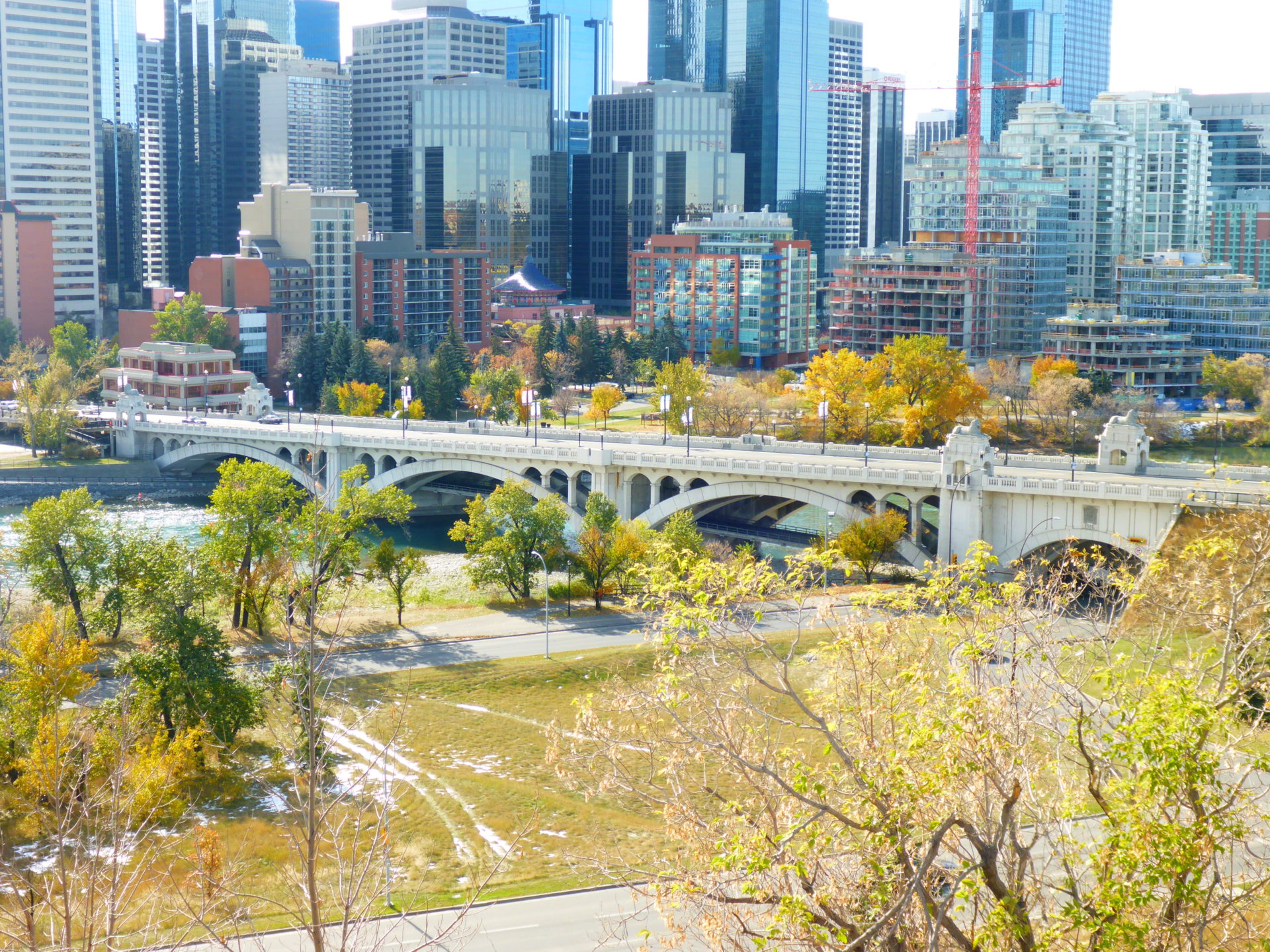 Unhindered views of downtown Calgary, the Bow River, and Centre Street Bridge await you from Rotary Park.